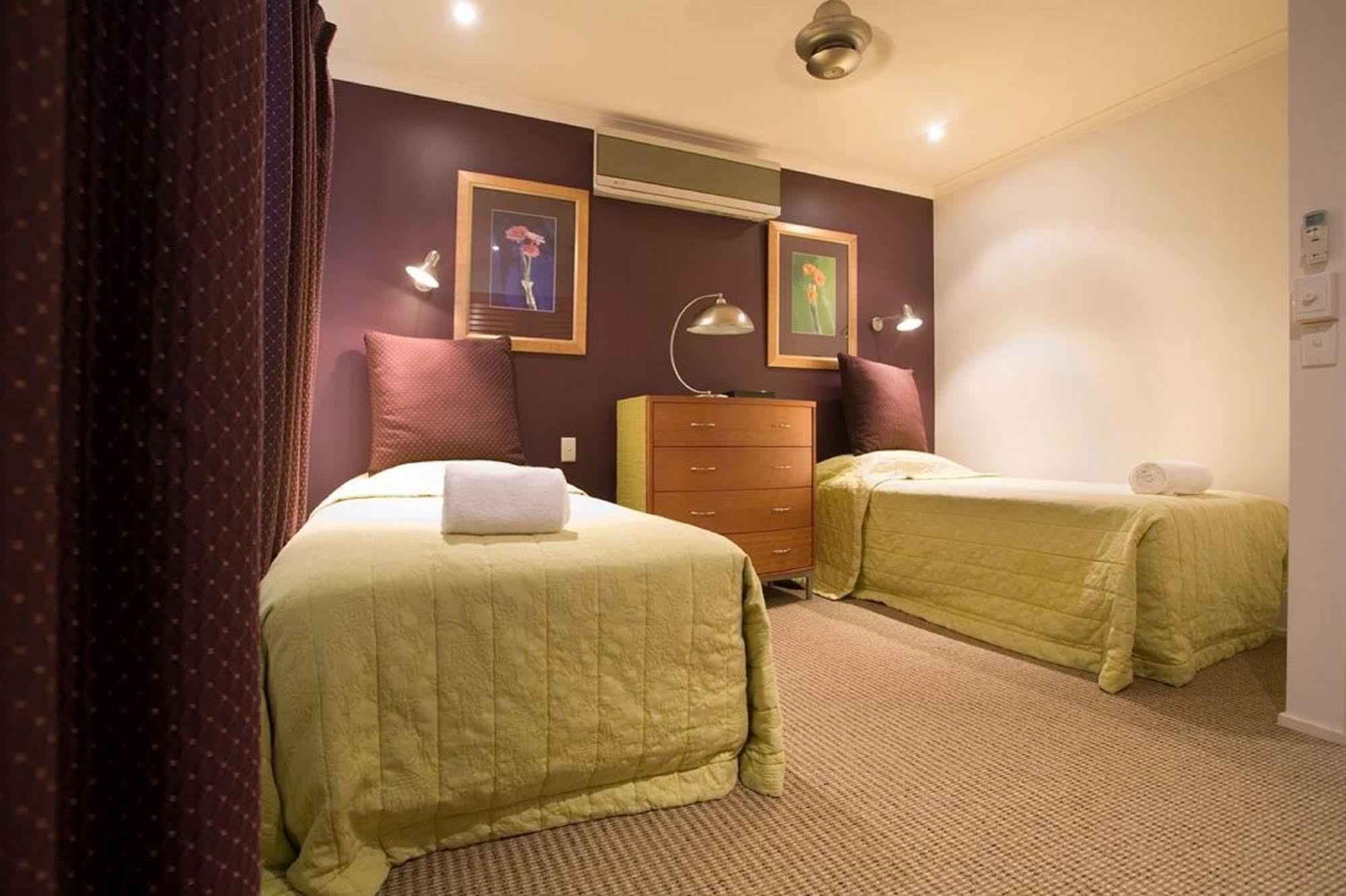 Skippers Cove Waterfront Resort Нусавил Екстериор снимка